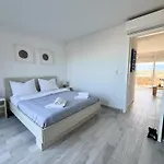 Apartment Sea Around