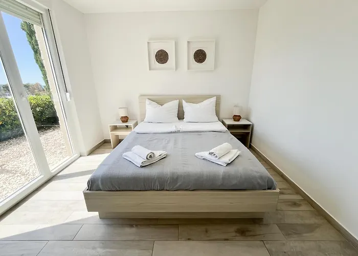 Sea Around * Povljana